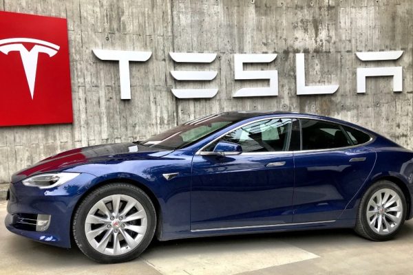 Tesla Fans Schweiz 2swawy4xhb0 Unsplash